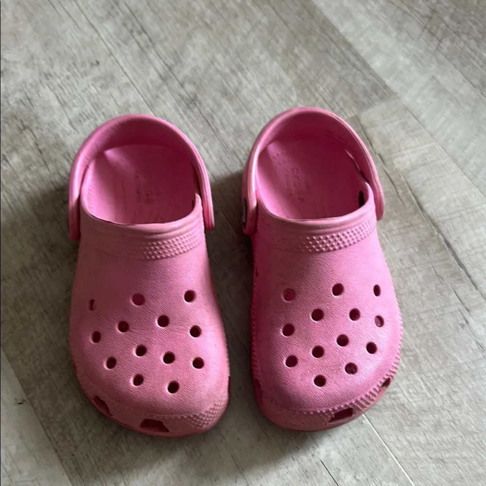 Crocs • pink slip on crocs